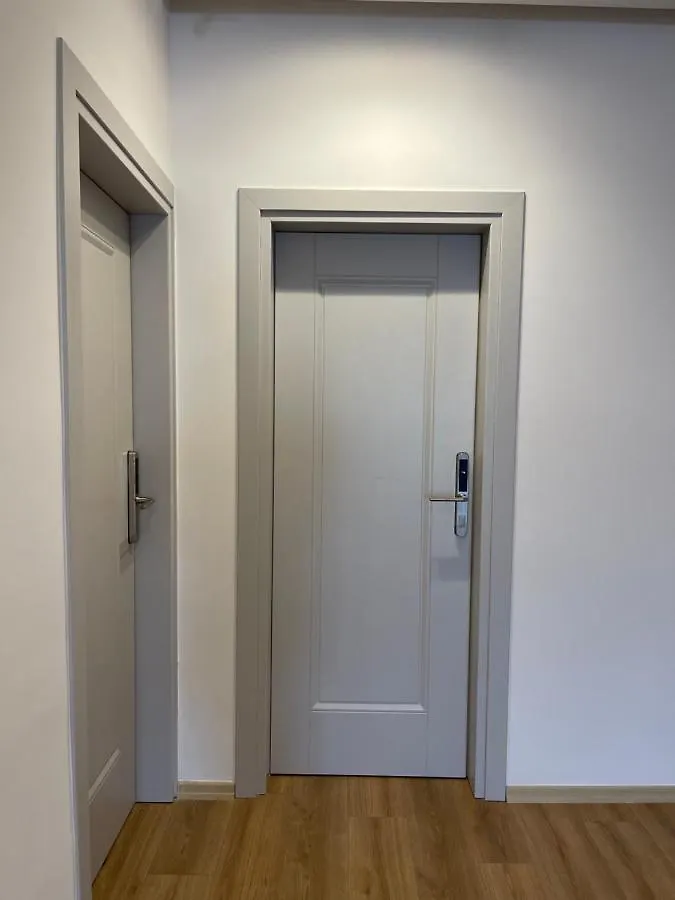 Ladi Rooms Tirana 4*,