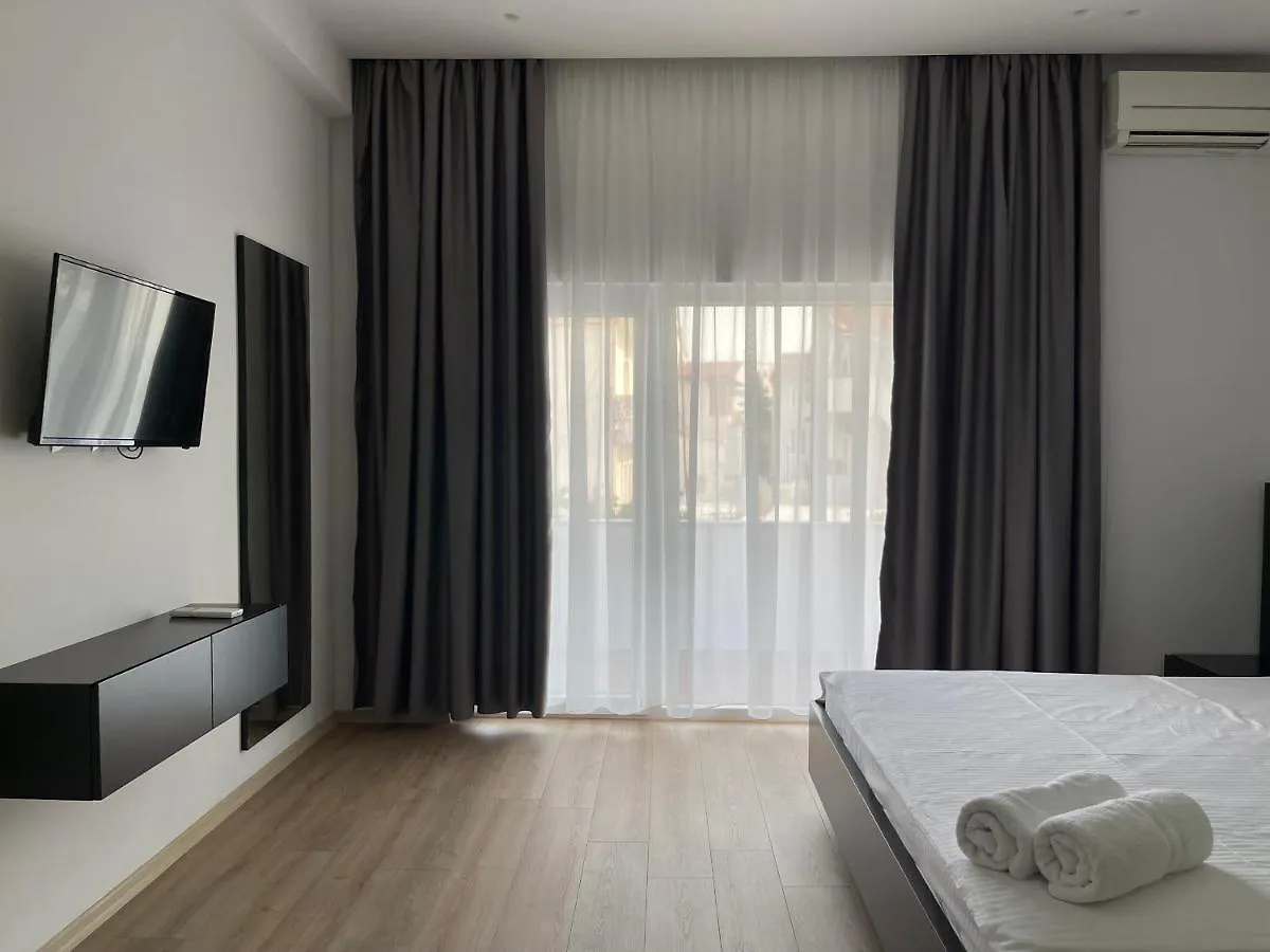 Ladi Rooms Tirana 4*,  Albânia