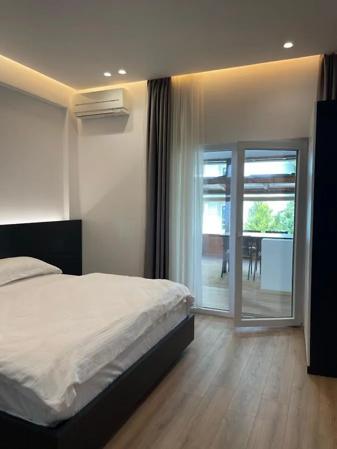 Ladi Rooms Tirana 4*,  Albânia