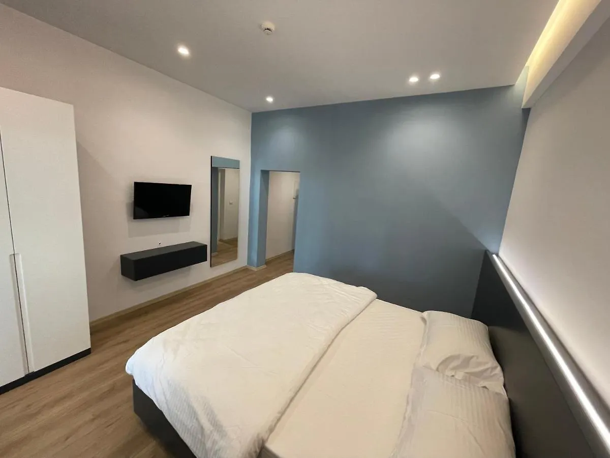 Ladi Rooms Tirana 4*,