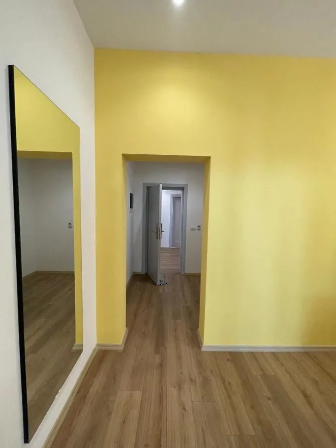 Ladi Rooms Tirana 4*,